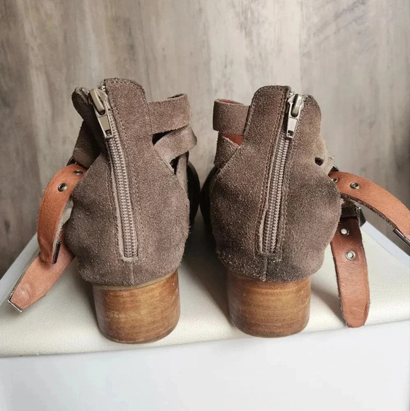 Jeffrey Campbell Nuestra Suede Cut-Out Buckle Booties Size 9